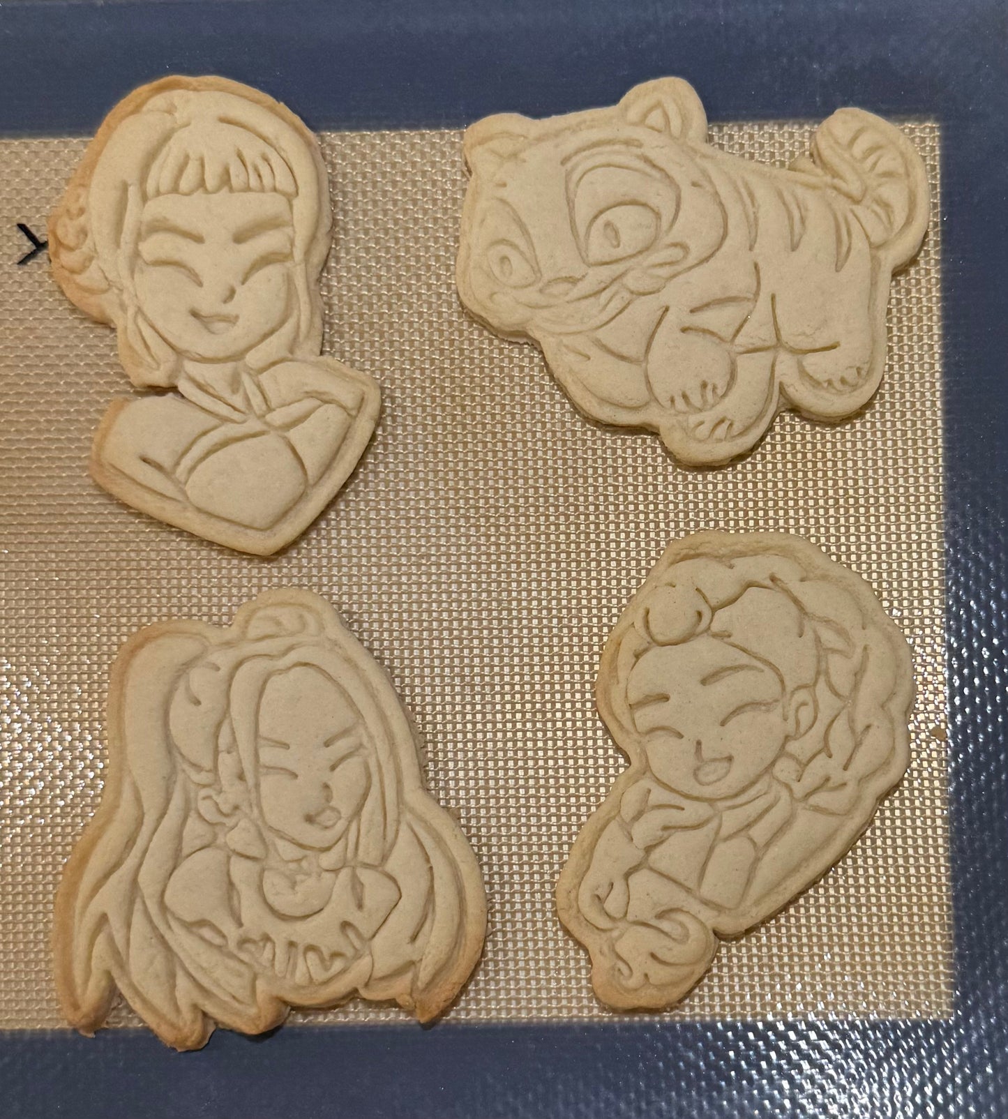 K-Pop Themed Cookie Cutter Set! Inspired by Demon Hunters
